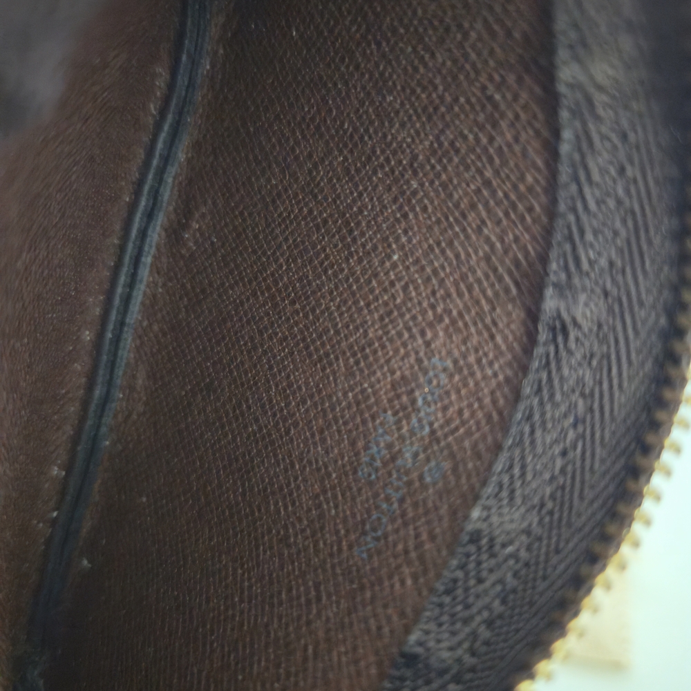 Louis Vuitton Monogram Key Pouch - Picture 7 of 8